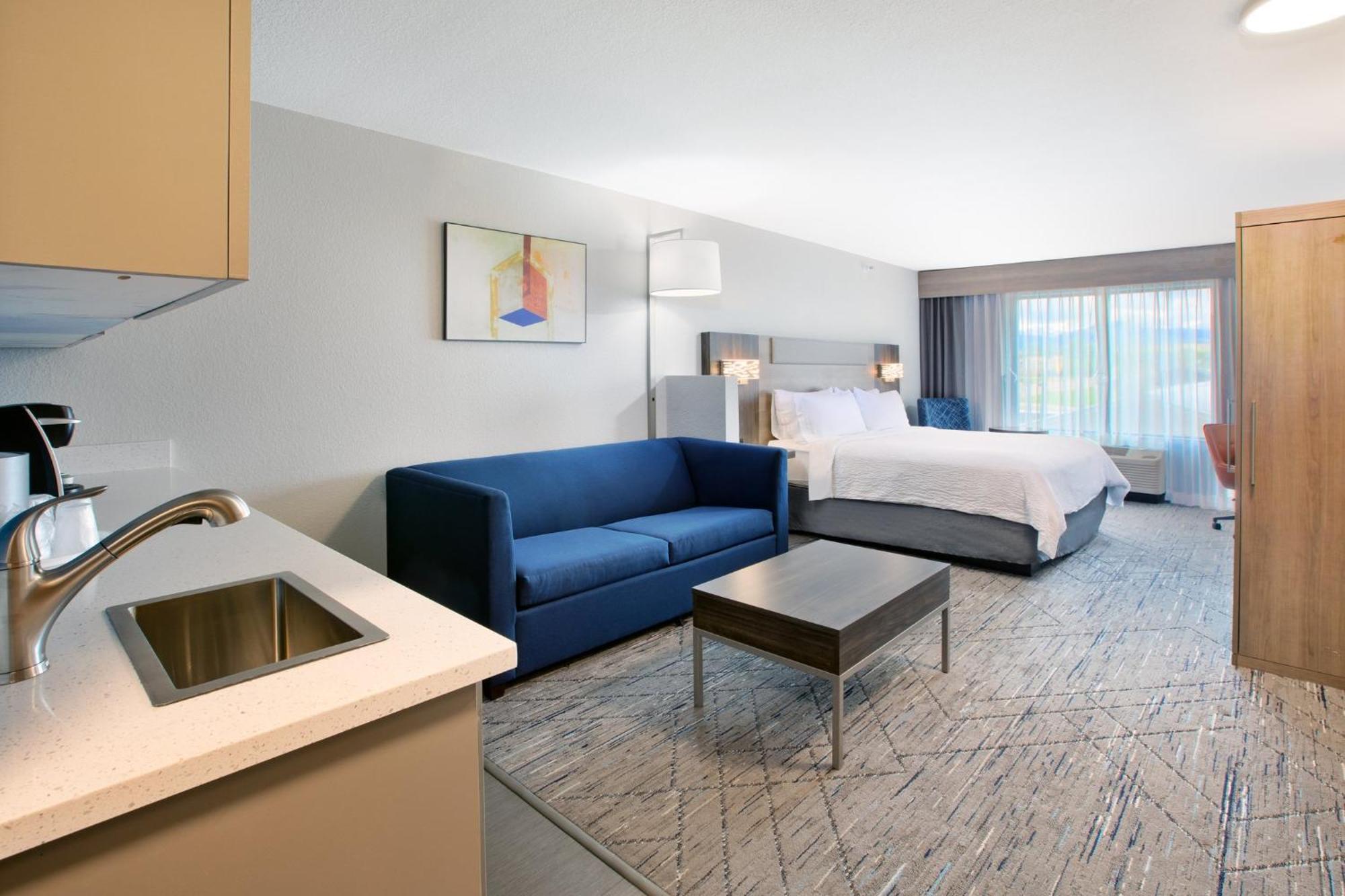 Holiday Inn Express & Suites Buffalo, An Ihg Hotel Екстер'єр фото