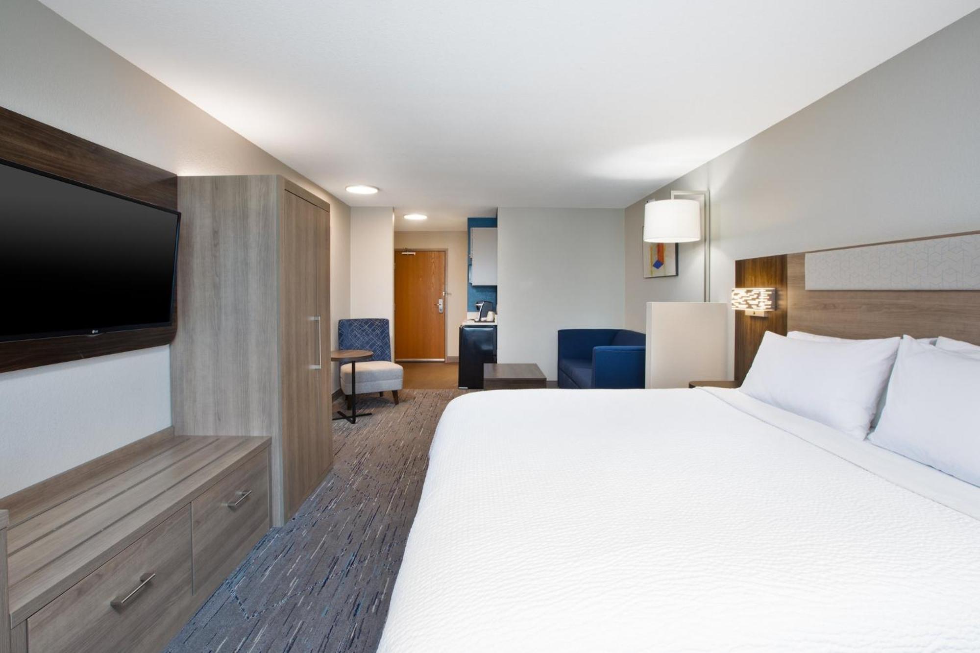 Holiday Inn Express & Suites Buffalo, An Ihg Hotel Екстер'єр фото