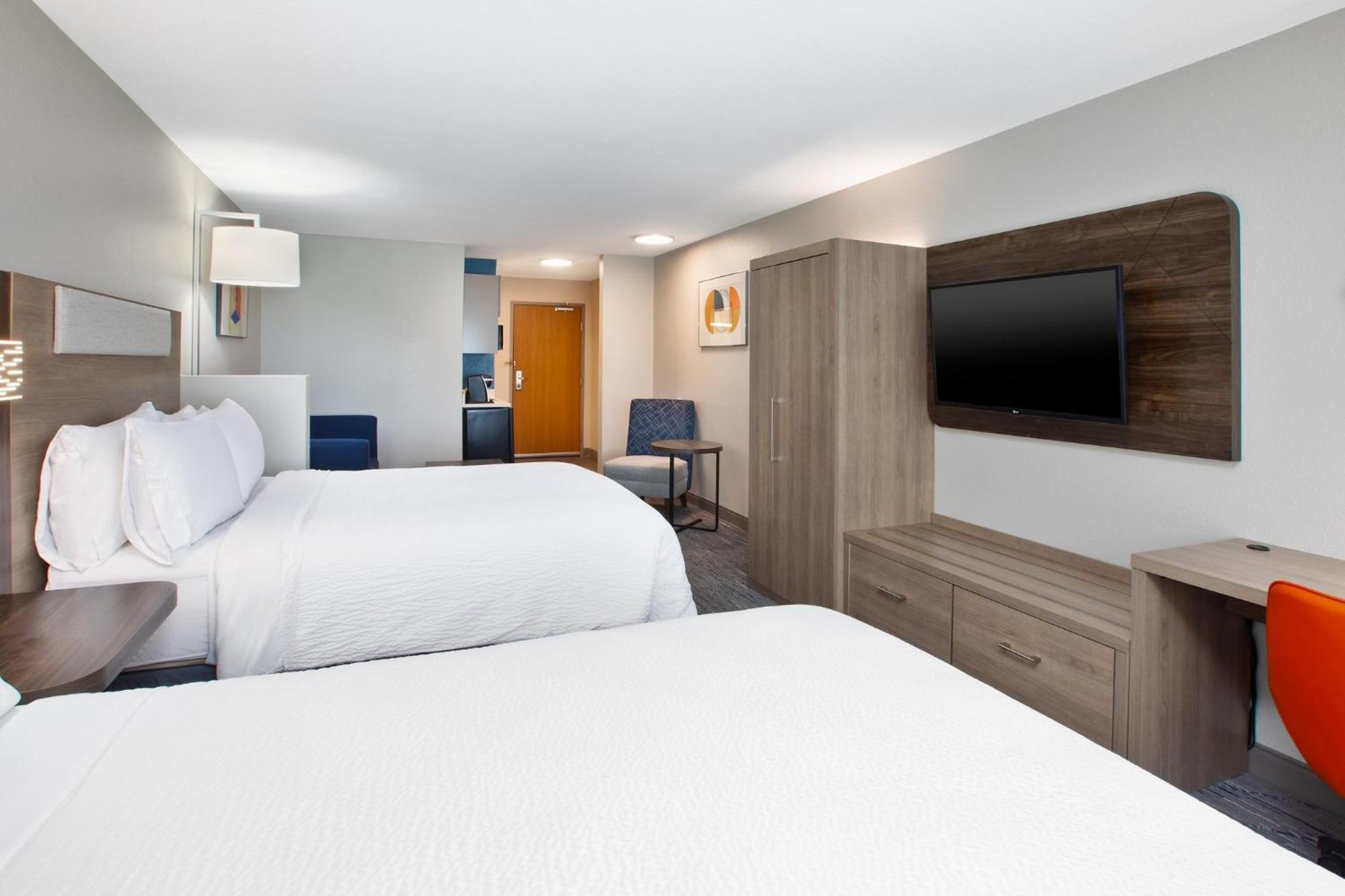 Holiday Inn Express & Suites Buffalo, An Ihg Hotel Екстер'єр фото