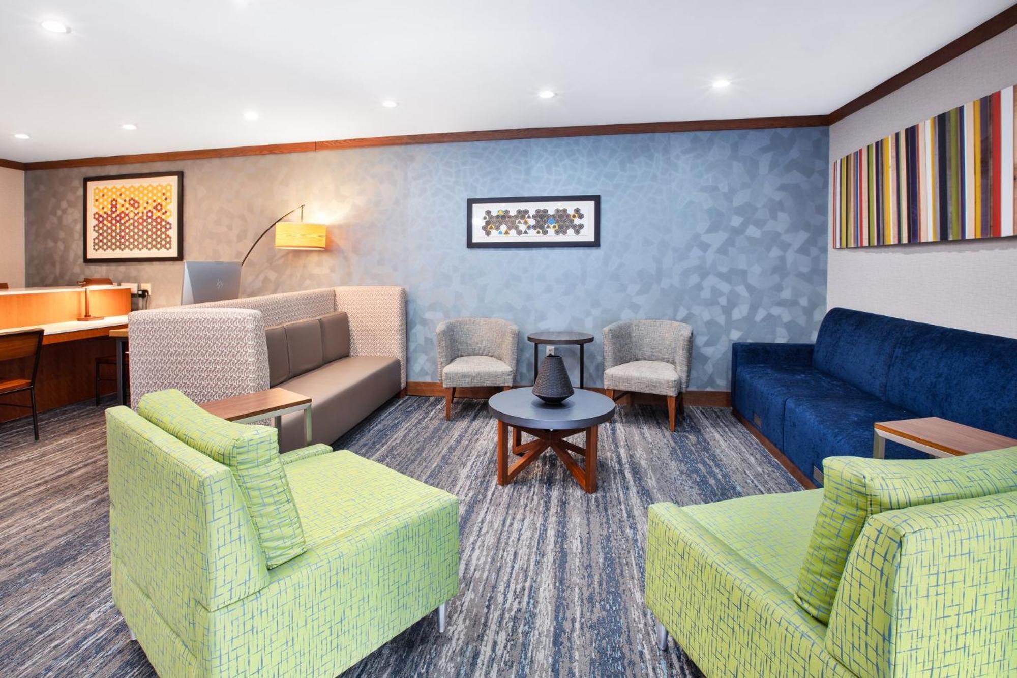 Holiday Inn Express & Suites Buffalo, An Ihg Hotel Екстер'єр фото